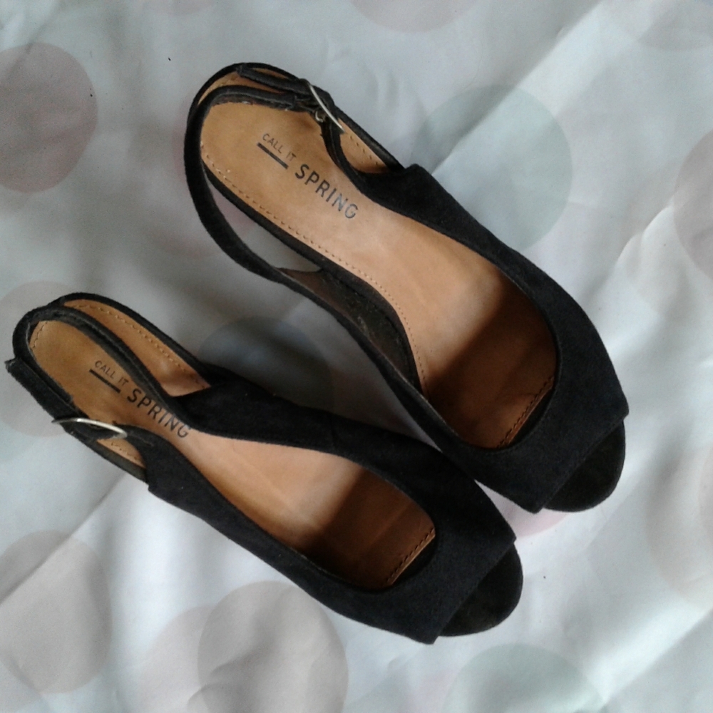 Shoes - Picture 2 of 6